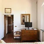 Serena E Serenella Кортона